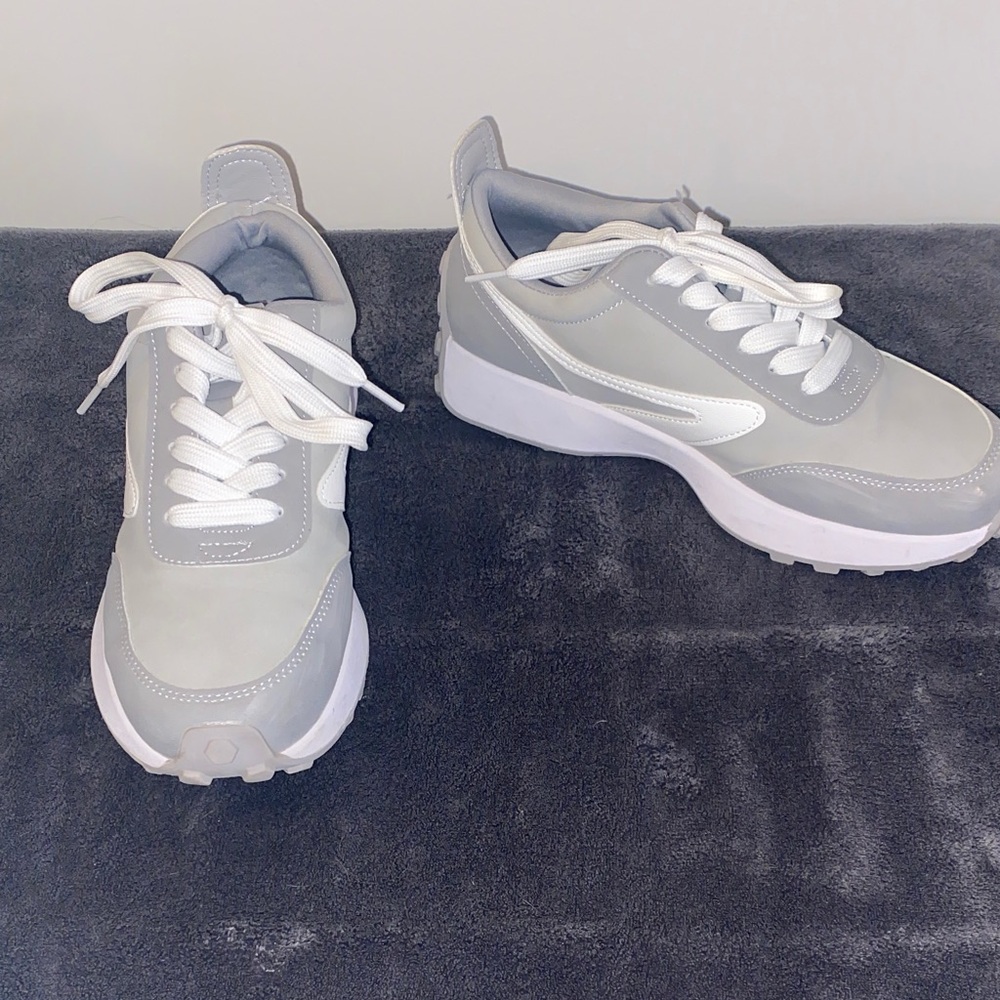 DV by Dolce Vita Gray and White Sneakers